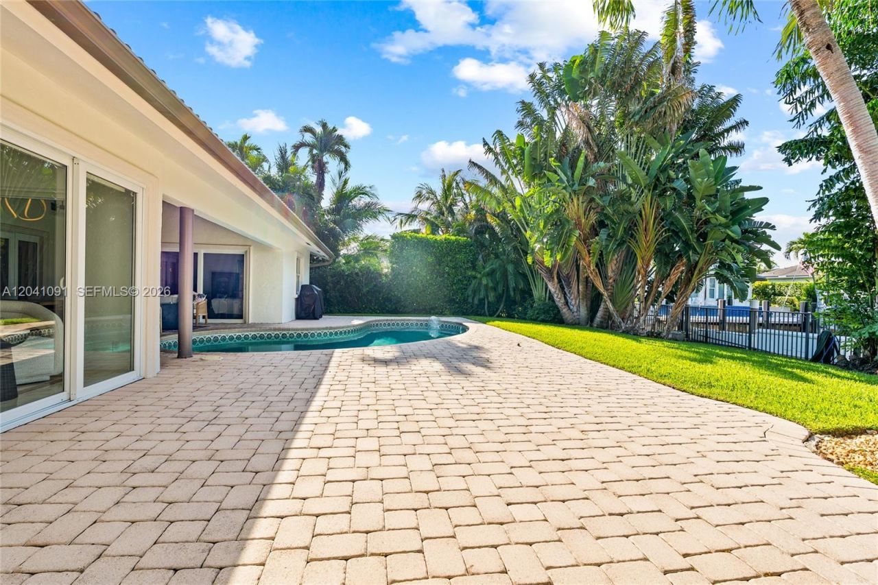 18 Eleuthera Dr, Ocean Ridge, FL 33435 Photo
