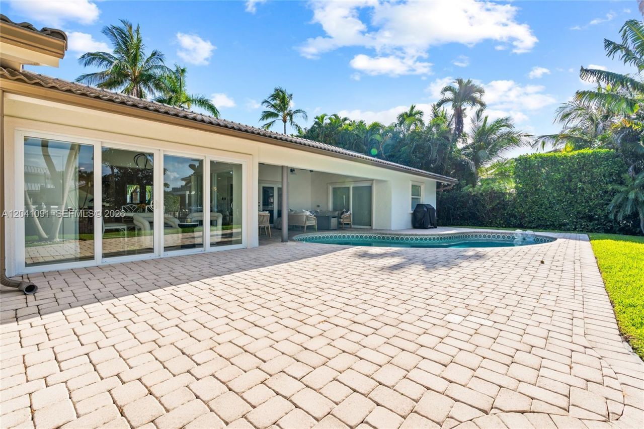 18 Eleuthera Dr, Ocean Ridge, FL 33435 Photo