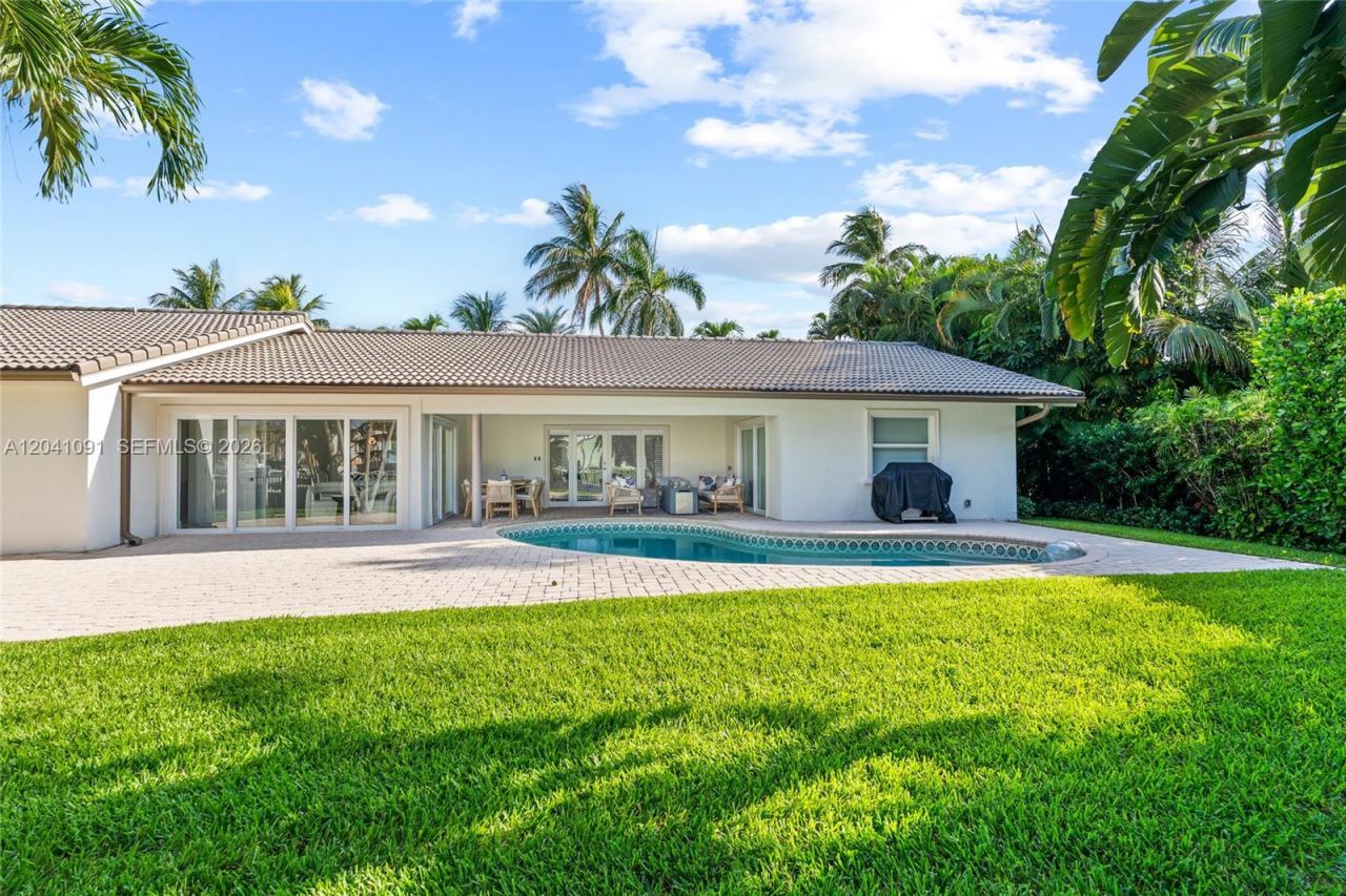 18 Eleuthera Dr, Ocean Ridge, FL 33435 Photo