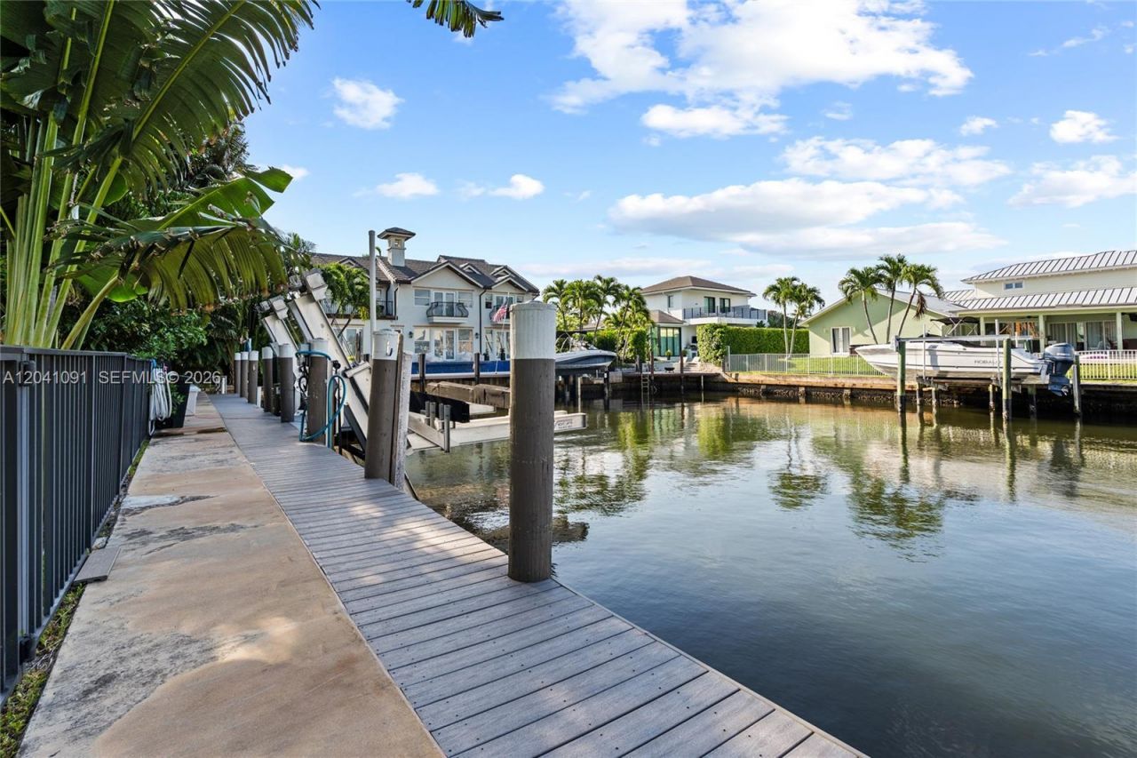 18 Eleuthera Dr, Ocean Ridge, FL 33435 Photo