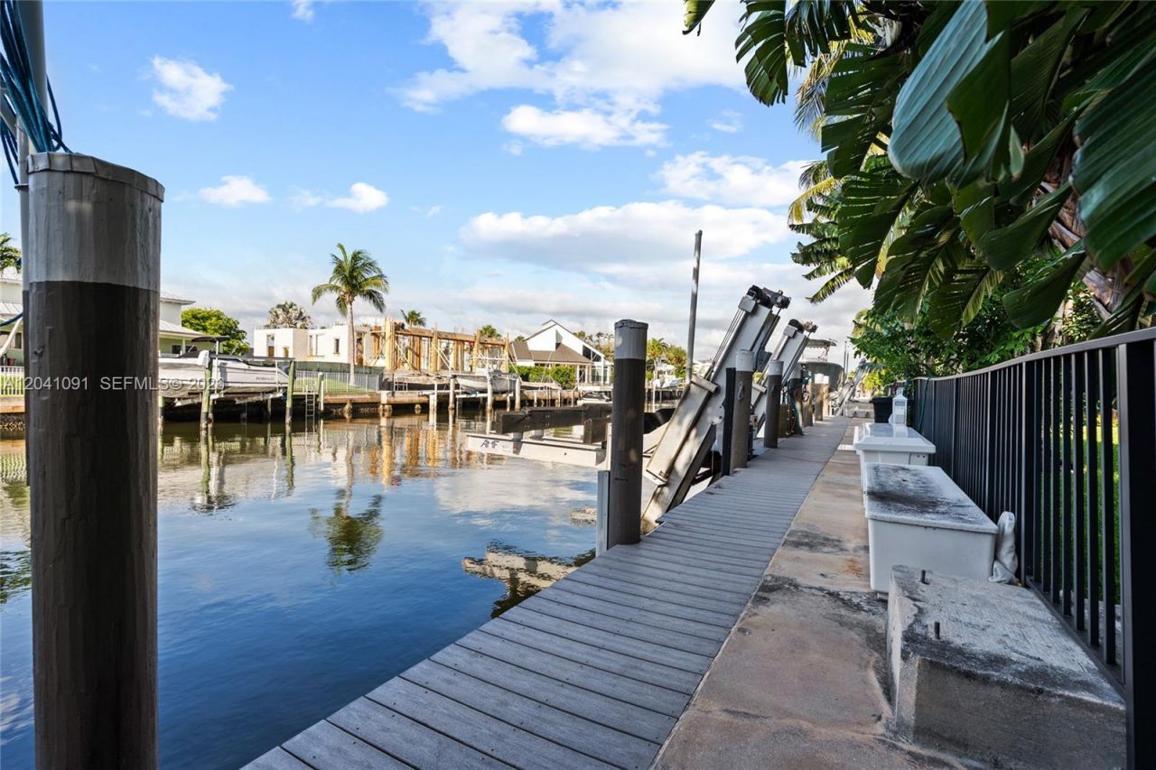 18 Eleuthera Dr, Ocean Ridge, FL 33435 Photo