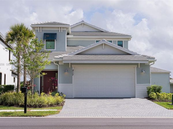 217 SE Fascino Cir , Port St. Lucie, FL 34984