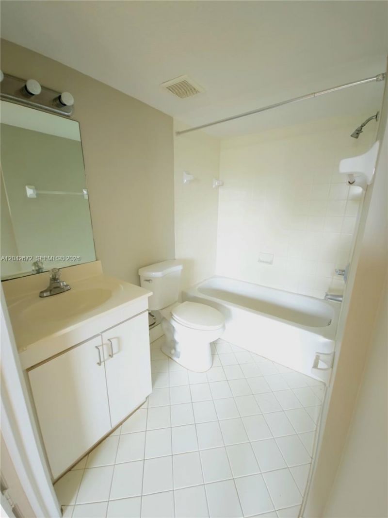 990 NE 33rd Ter , Unit 102, Homestead, FL 33033 Photo