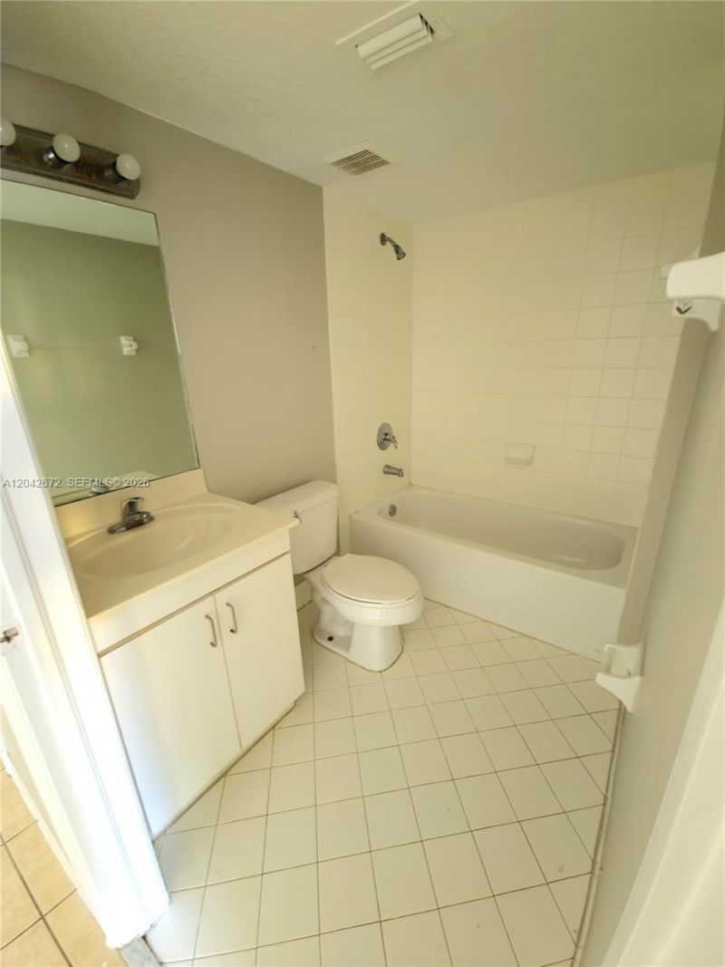 990 NE 33rd Ter , Unit 102, Homestead, FL 33033 Photo