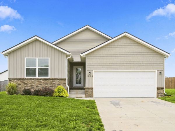 558 S Abigail Avenue , Republic, MO 65738