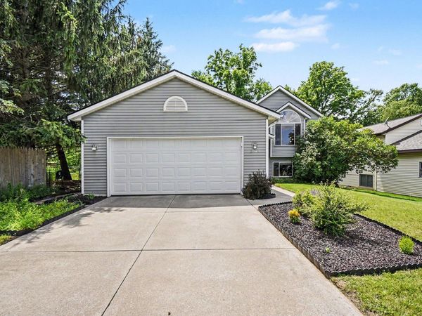 3540 Breezewood Drive SE, Grand Rapids, MI 49512