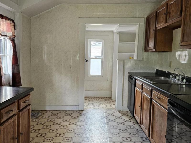 160 E Sandusky Street, Mechanicsburg, OH 43044 Photo 11