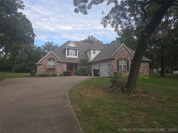 906 N 14 Street , Henryetta, OK 74437