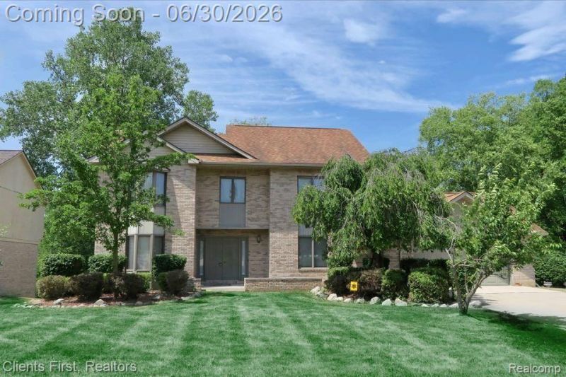 7233 Oakwood Drive, West Bloomfield Township, MI 48322 Main Photo