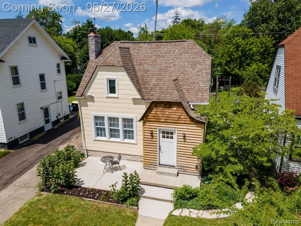 39 Mohawk Road, Pontiac, MI 48341 Main Photo