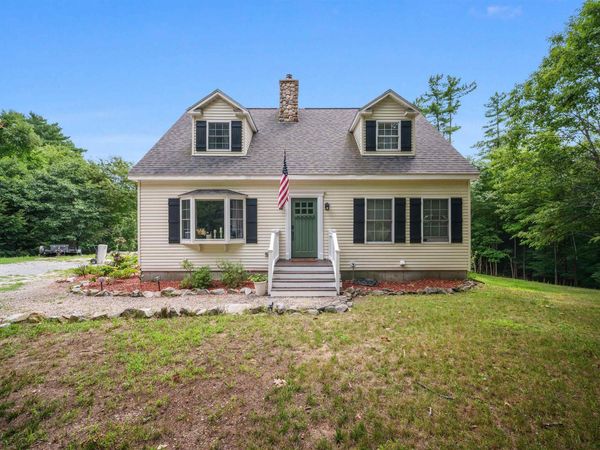 39 Beach Pond Road, Wolfeboro, NH 03894