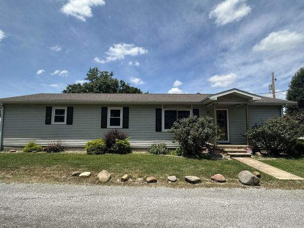 401 W Perrine Street , Johnston City, IL 62951