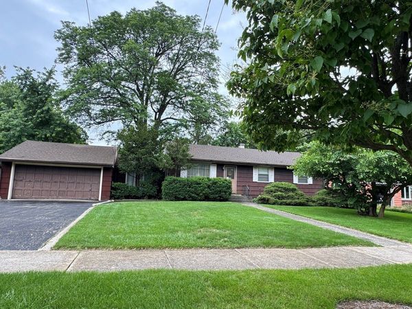 814 E Illinois Street , Wheaton, IL 60187