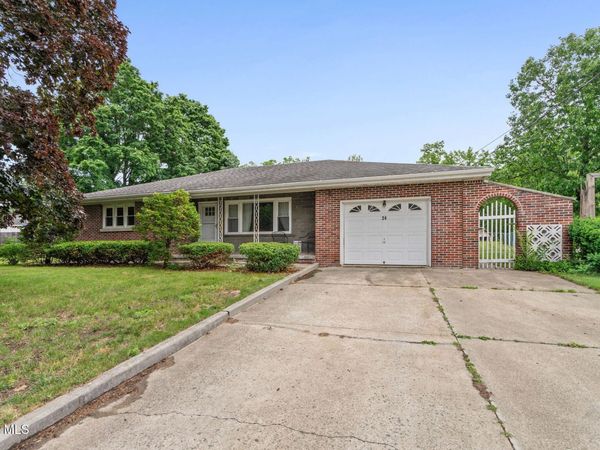 24 Warwick Avenue, Albany, NY 12205