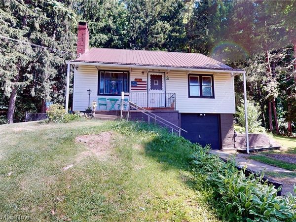 500 Pennock Street , Minerva, OH 44657