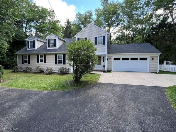 75 Olive Street, Chagrin Falls, OH 44022