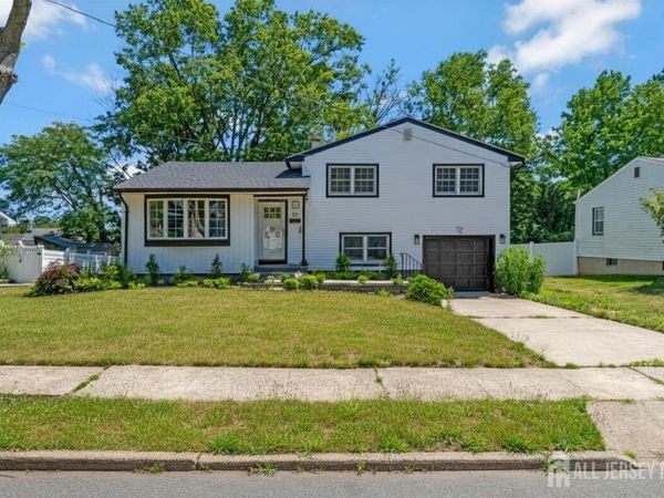 33 Larchmont Road, Edison, NJ 08837