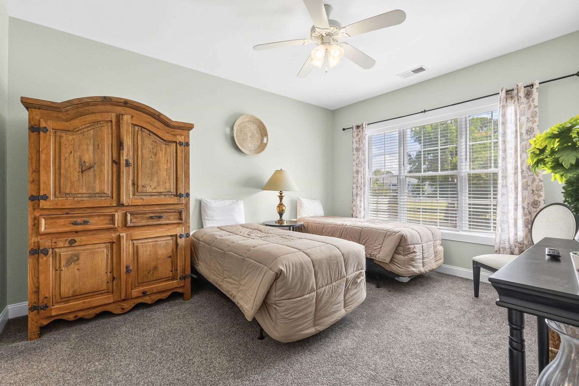4890 Luster Leaf Circle  Photo 19