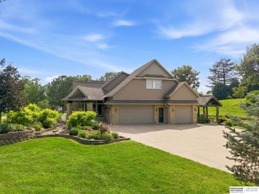 505 Oak Hill Road, Plattsmouth, NE 68048