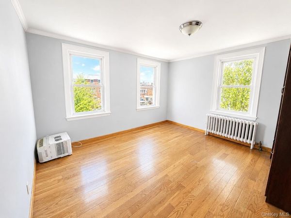 21734 Hempstead Avenue , Queens Village, NY 11429