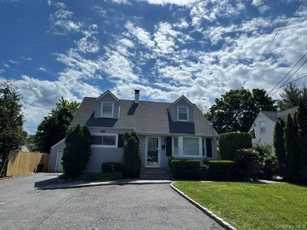 277 Jackson Avenue , Syosset, NY 11791