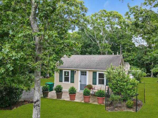 156 Washington Heights Avenue , Hampton Bays, NY 11946