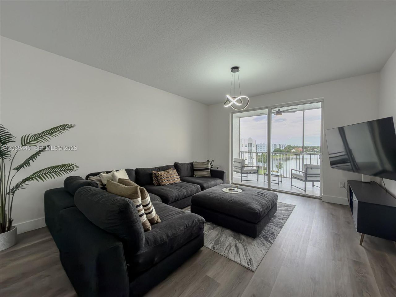 10750 NW 66th St , Unit 504, Doral, FL 33178 Photo