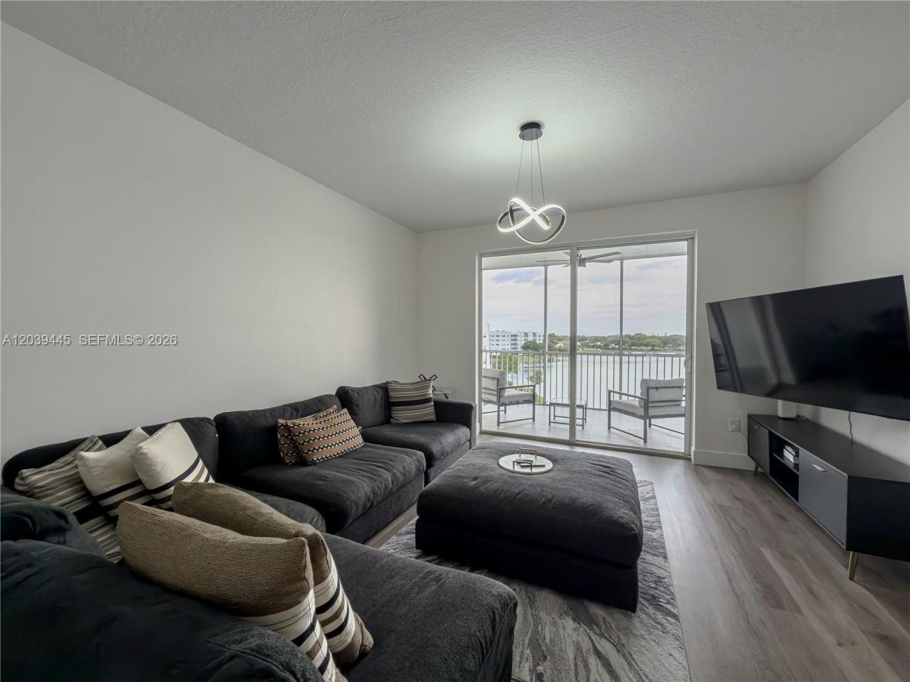 10750 NW 66th St , Unit 504, Doral, FL 33178 Photo