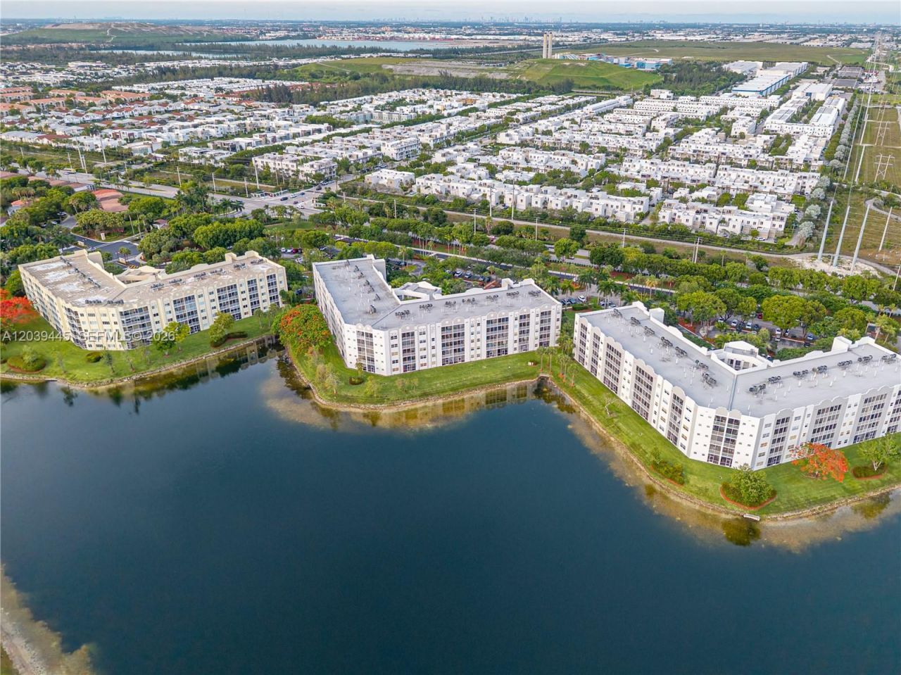 10750 NW 66th St , Unit 504, Doral, FL 33178 Photo