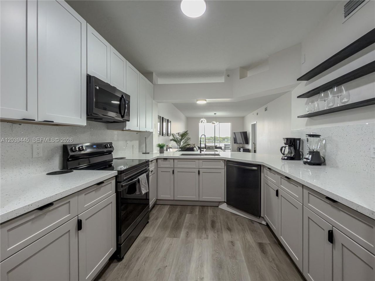 10750 NW 66th St , Unit 504, Doral, FL 33178 Photo