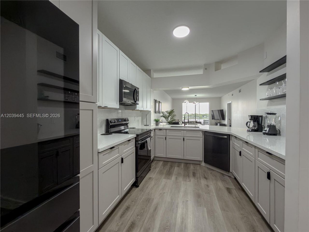 10750 NW 66th St , Unit 504, Doral, FL 33178 Photo