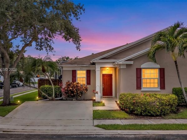 5823 Plum Harbor Cir , Tamarac, FL 33321