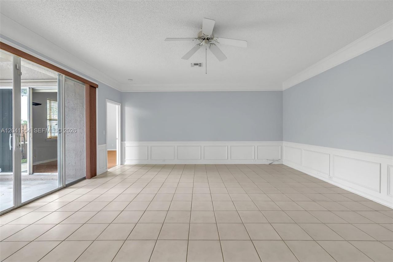 5823 Plum Harbor Cir , Tamarac, FL 33321 Photo