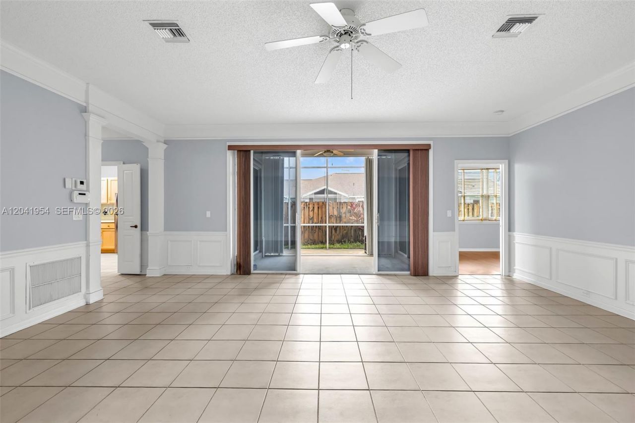 5823 Plum Harbor Cir , Tamarac, FL 33321 Photo