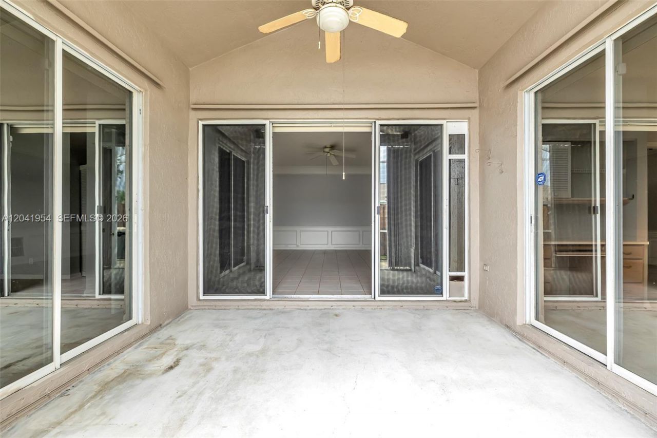 5823 Plum Harbor Cir , Tamarac, FL 33321 Photo