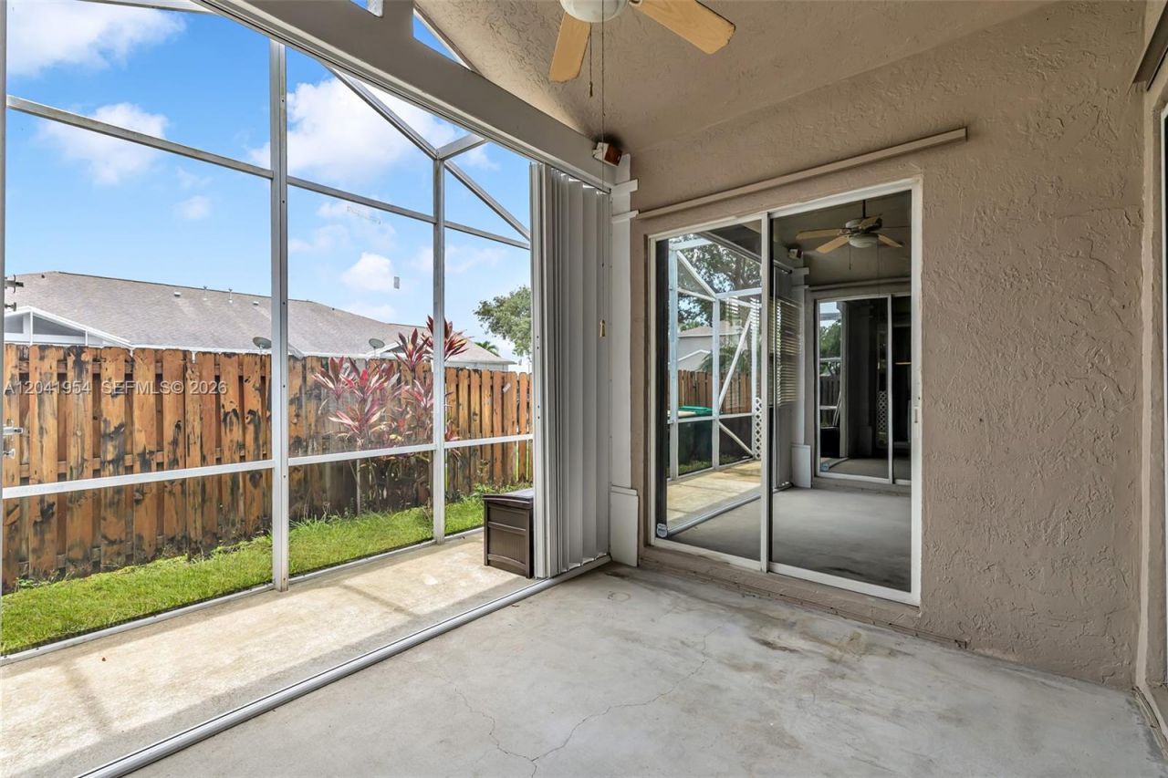 5823 Plum Harbor Cir , Tamarac, FL 33321 Photo
