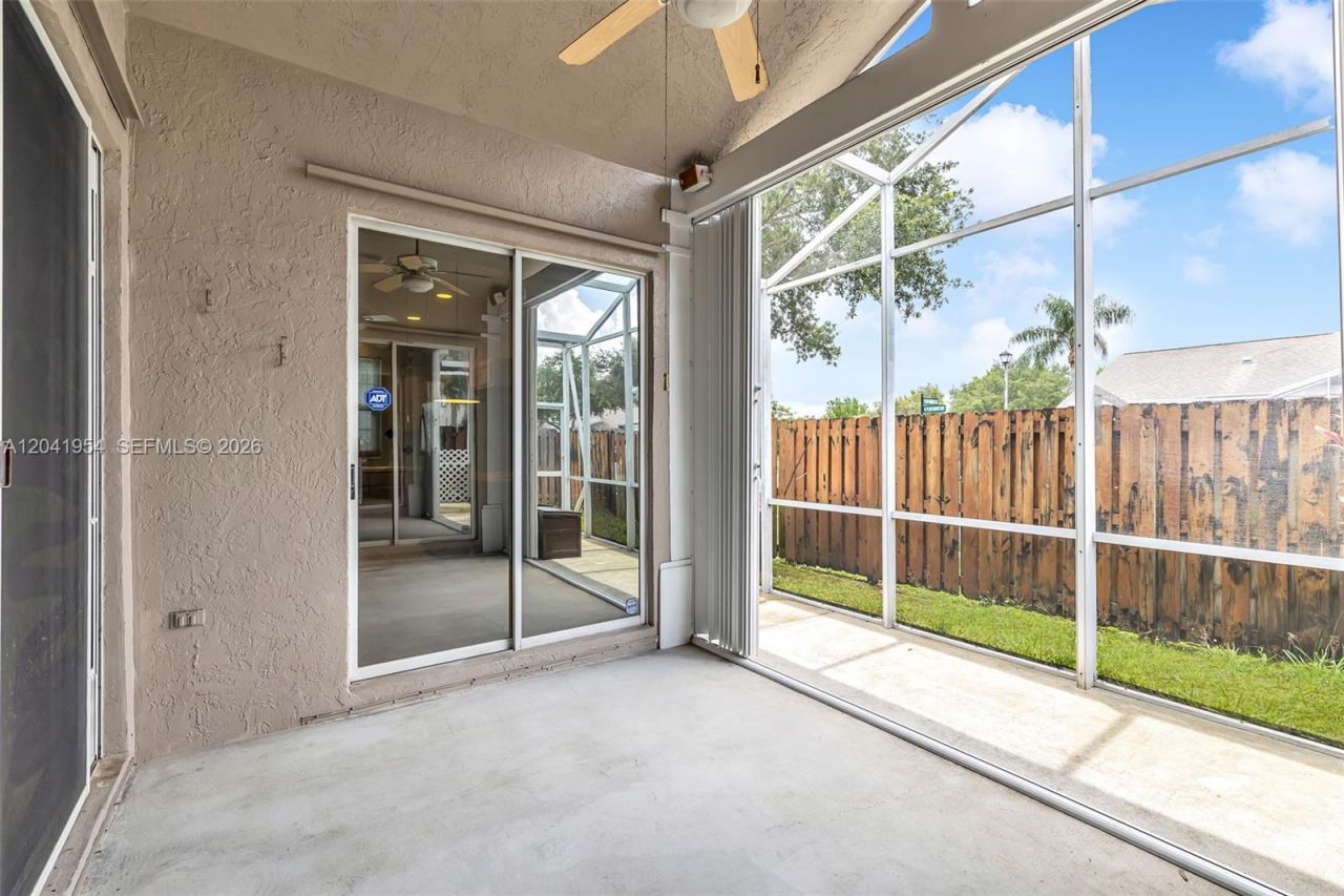 5823 Plum Harbor Cir , Tamarac, FL 33321 Photo