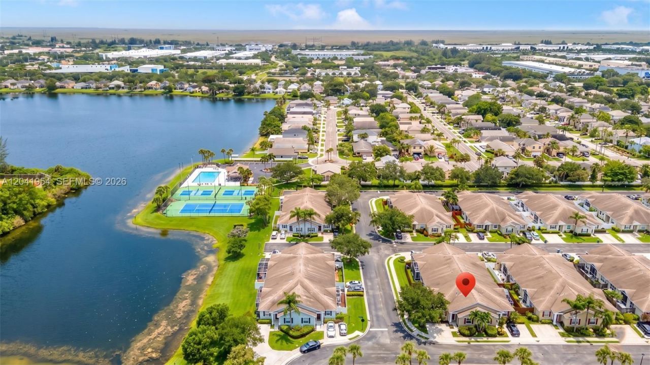 5823 Plum Harbor Cir , Tamarac, FL 33321 Photo