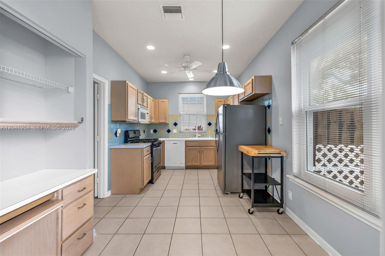 5823 Plum Harbor Cir , Tamarac, FL 33321 Photo