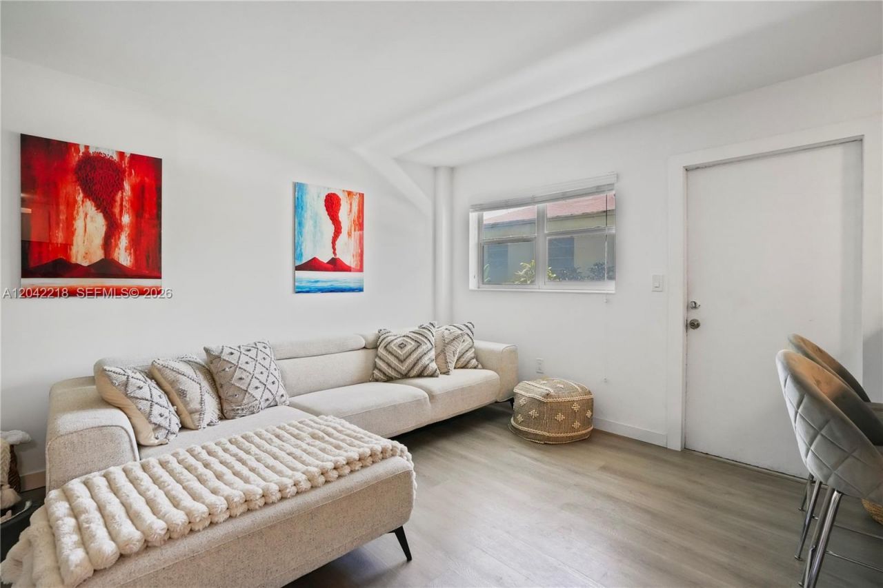 1614 West Ave , Unit 203, Miami Beach, FL 33139 Photo