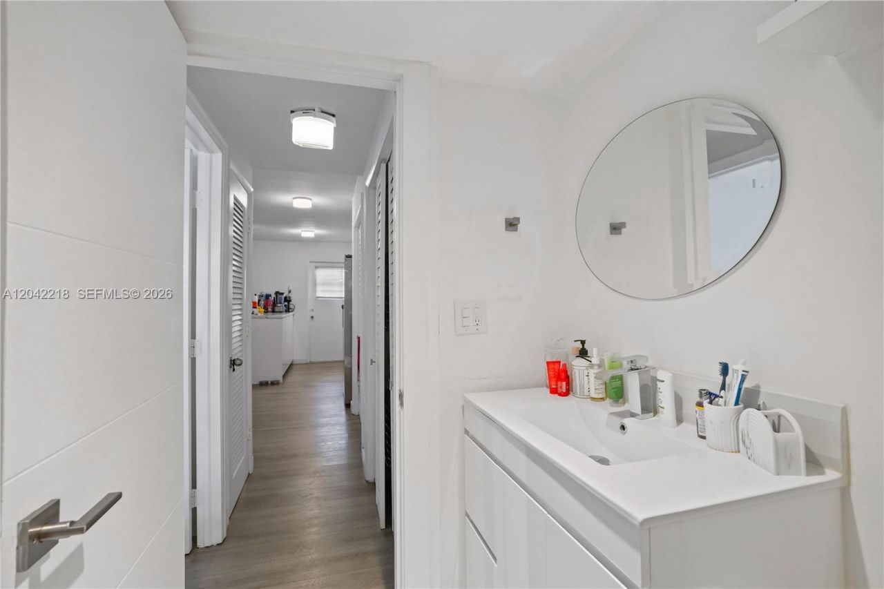 1614 West Ave , Unit 203, Miami Beach, FL 33139 Photo