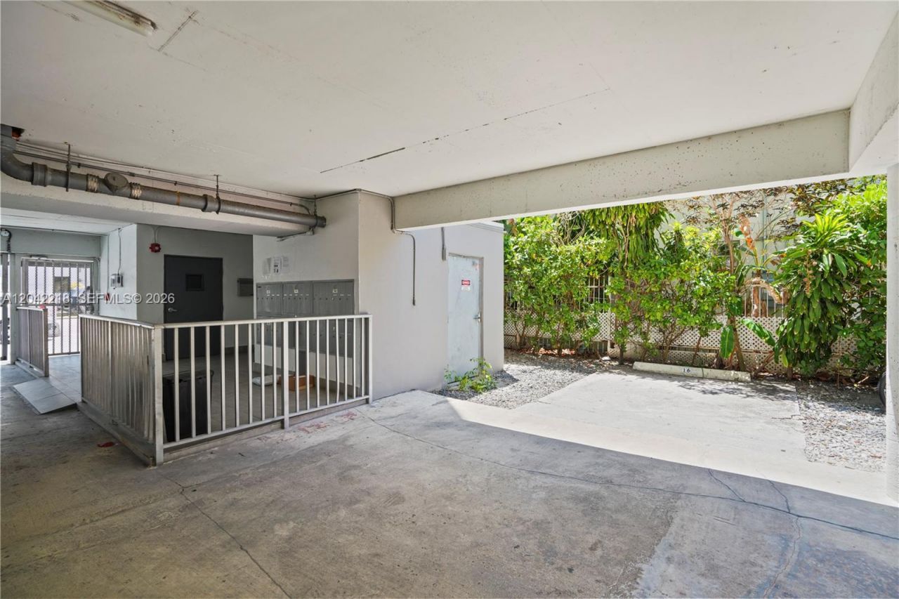 1614 West Ave , Unit 203, Miami Beach, FL 33139 Photo