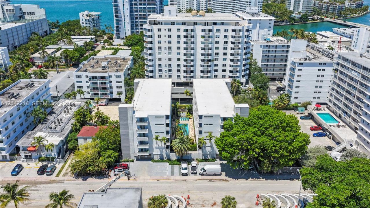 1614 West Ave , Unit 203, Miami Beach, FL 33139 Photo
