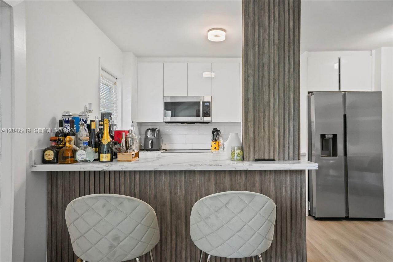 1614 West Ave , Unit 203, Miami Beach, FL 33139 Photo