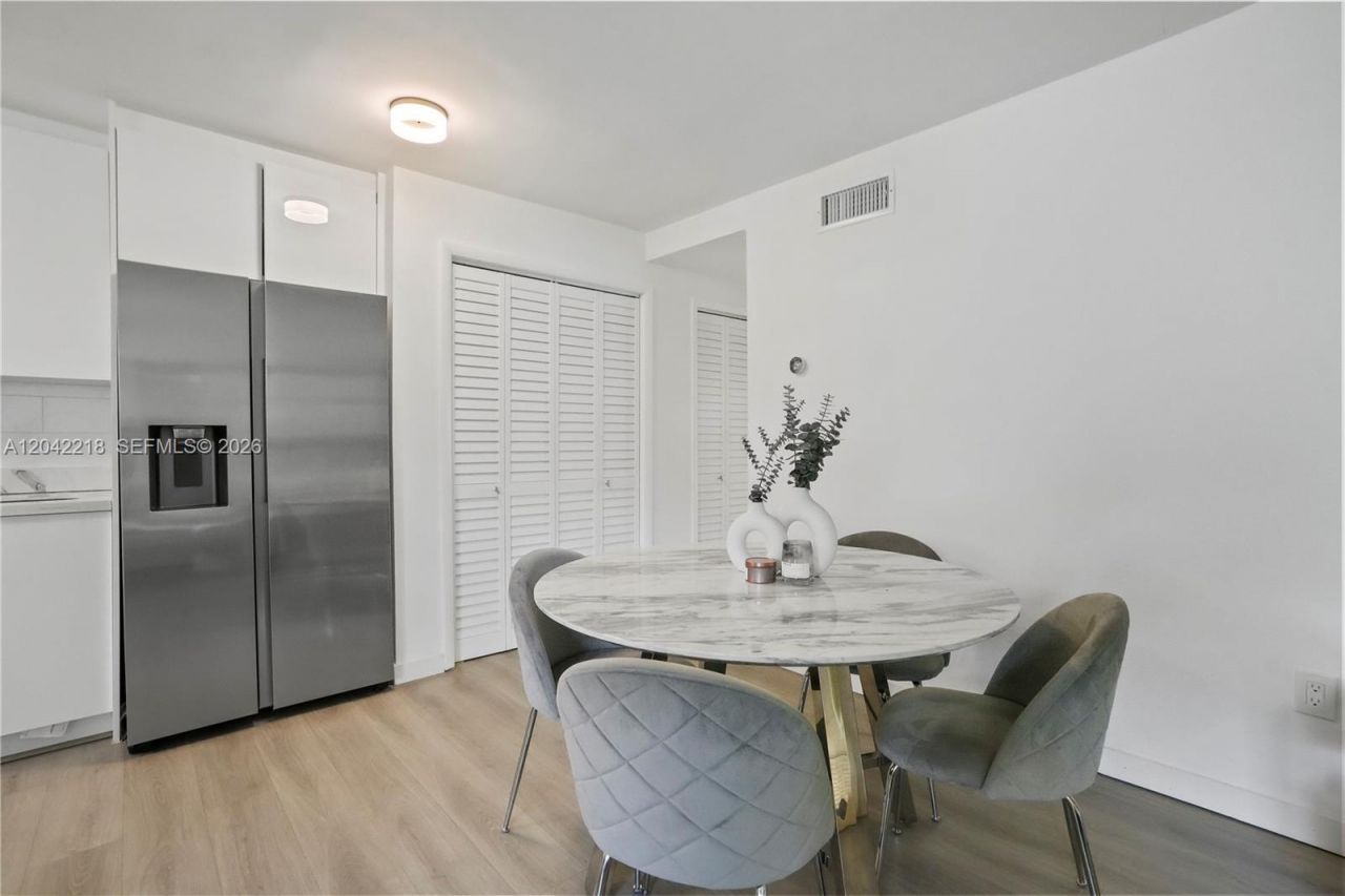 1614 West Ave , Unit 203, Miami Beach, FL 33139 Photo