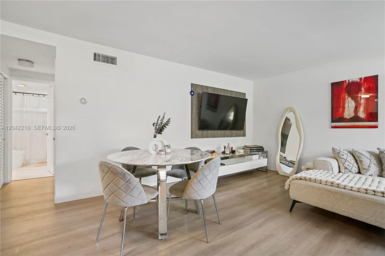 1614 West Ave , Unit 203, Miami Beach, FL 33139 Photo