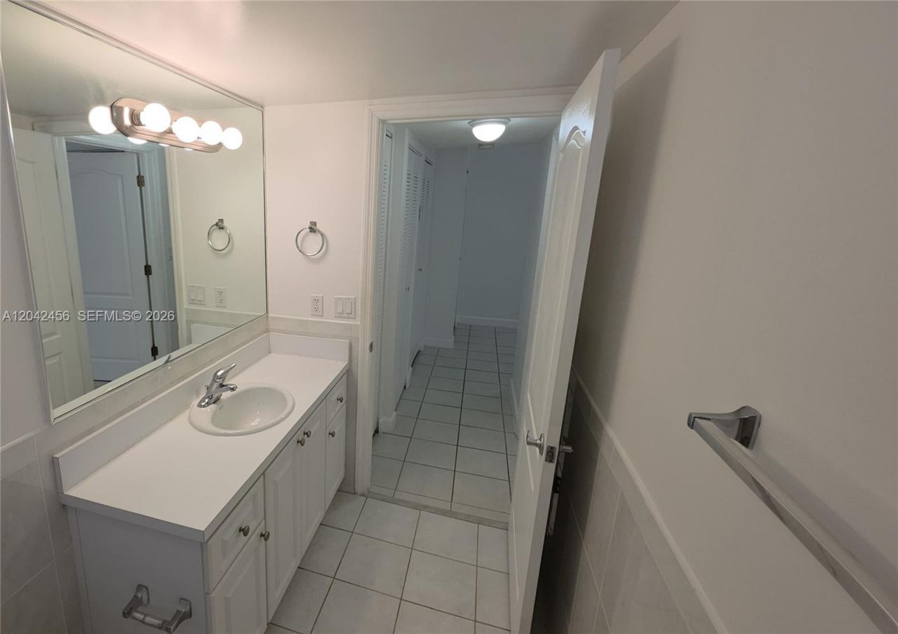 5839 SW 74th Ter , Unit 203, South Miami, FL 33143 Photo