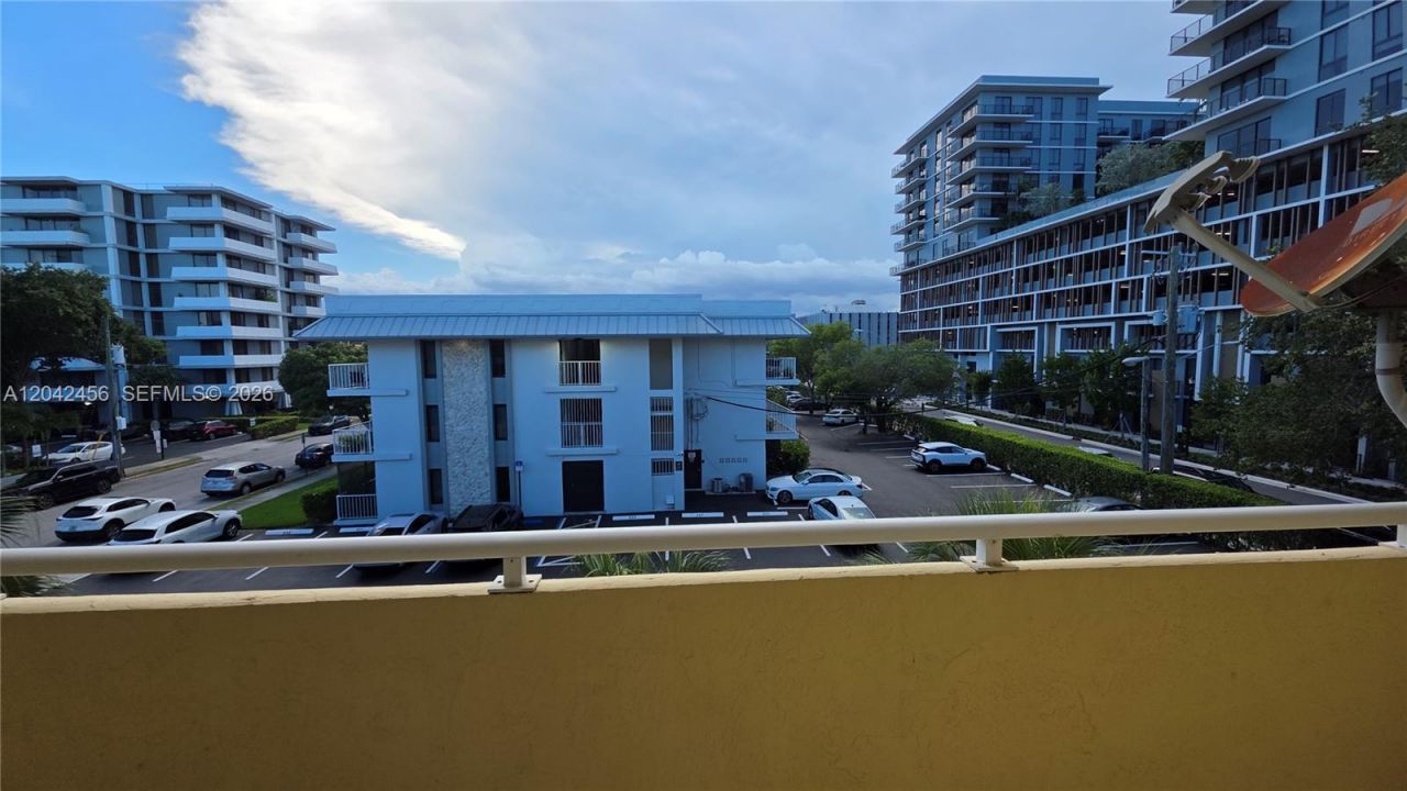 5839 SW 74th Ter , Unit 203, South Miami, FL 33143 Photo