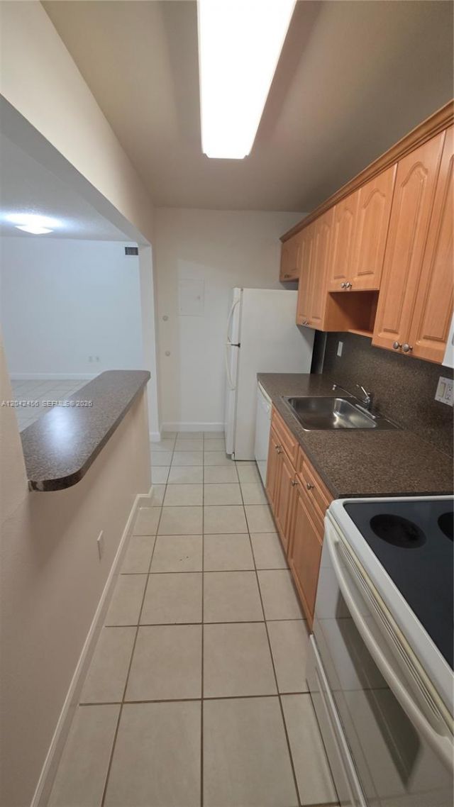5839 SW 74th Ter , Unit 203, South Miami, FL 33143 Photo