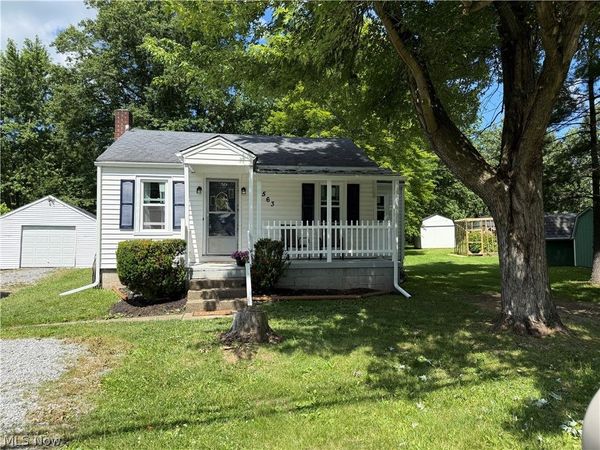 4563 Nutwood Avenue NW, Champion, OH 44483